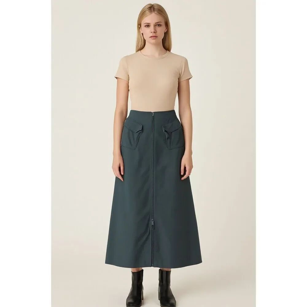 Burberry London green zip front utility skirt size 8